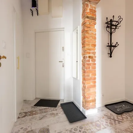 Victus Unique Two-bedroom With Remote Work By Renters Sopot